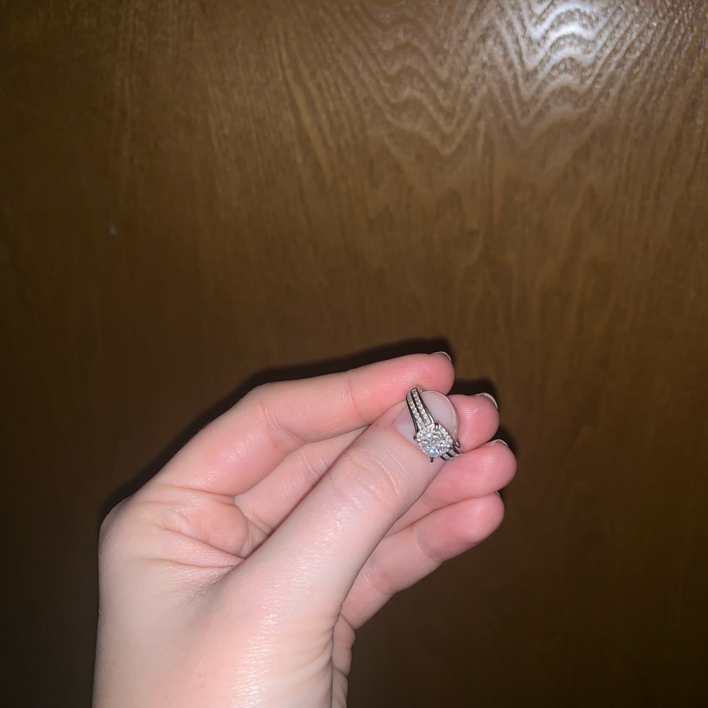 Diamond Ring - Picture 4 of 4